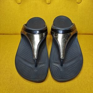 CROCS Sloane Metal Block Navy Bronze Wedge Thong Flip Flop Sandals Women Size 10